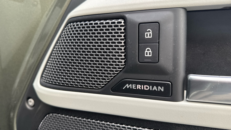 Land Rover Defender 3.0 D250 HSE 90 3dr Auto Diesel Estate